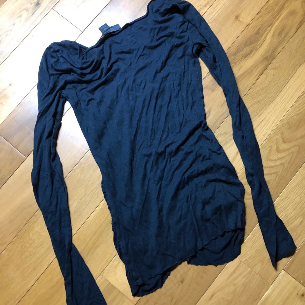 π5/$25πExpress Long Sleeve - Picture 3 of 3